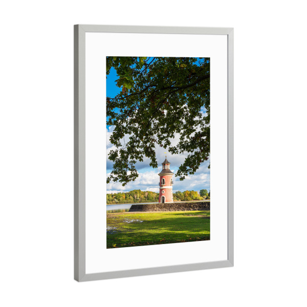 Poster mit Rahmen Silber "Bäume, Leuchtturm, Teich" artboxONE - Natur,Reise,Architektur