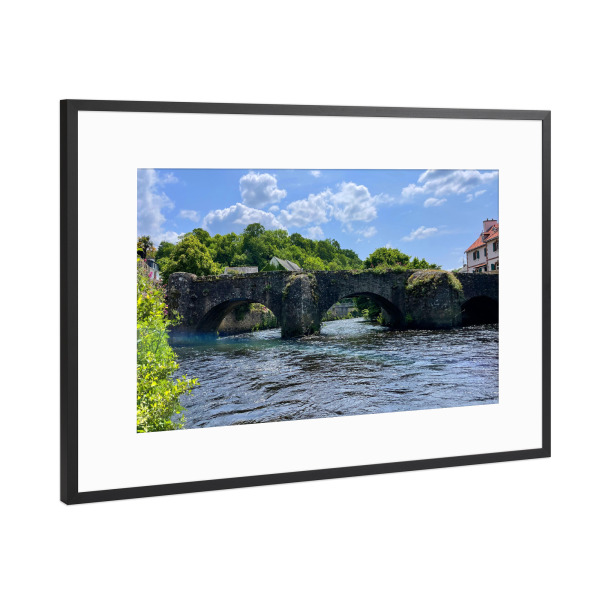 Poster mit Rahmen Schwarz (Metallic) "Pont de Fleurie" artboxONE - Natur,Floral,Reise / Länder