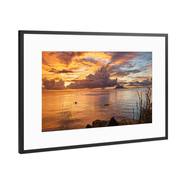 Poster mit Rahmen Schwarz (Metallic) "Lichtspektakel in Sulawesi" artboxONE - Natur,Reise / Strand und Meer,Reise / Asien