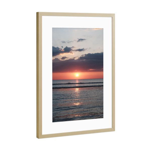 Poster mit Rahmen Gold "Sonnenaufgang - Strand" artboxONE - Natur,Reise,Film,Sport - Strand,Meer,Ozean,Landschaftsfotografie,Sonnenaufgang