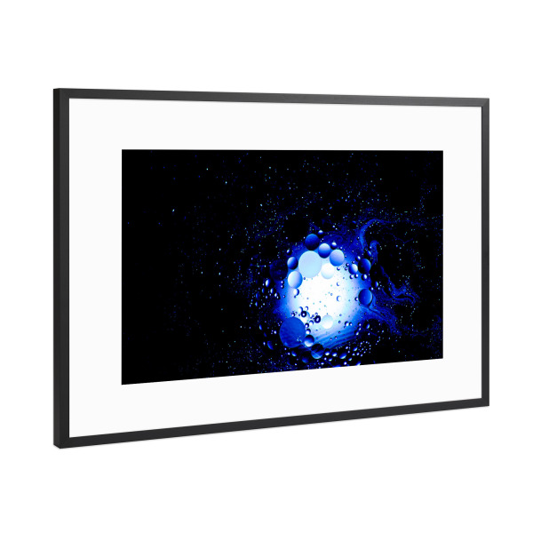 Poster mit Rahmen Schwarz (Metallic) "März" artboxONE - Abstrakt - Abstraktefotografie,Farbenspiel,Blasen