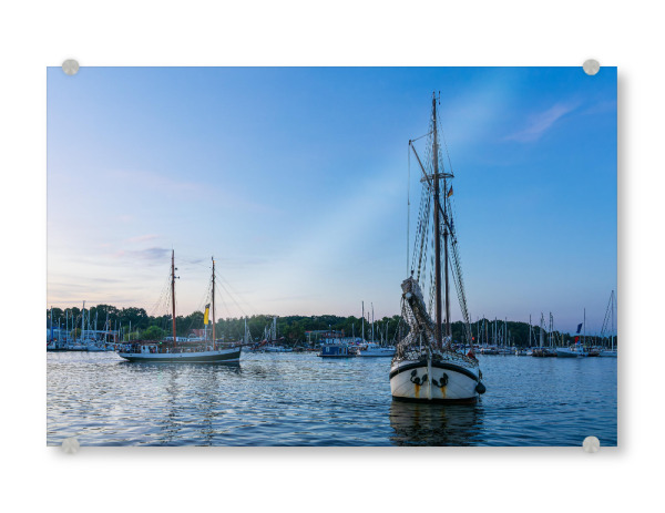 Acrylglasbild "Windjammer abends auf der Warnow" artboxONE - Natur,Reise