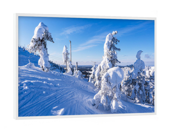 Poster mit weißem Rahmen "Ruka mit Winterlandschaft" artboxONE - Natur,Reise,Reise / Länder