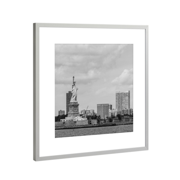 Poster mit Rahmen Silber "Statue of liberti" artboxONE - Städte / New York,Schwarzweiß,Architektur,Reise / Strand und Meer