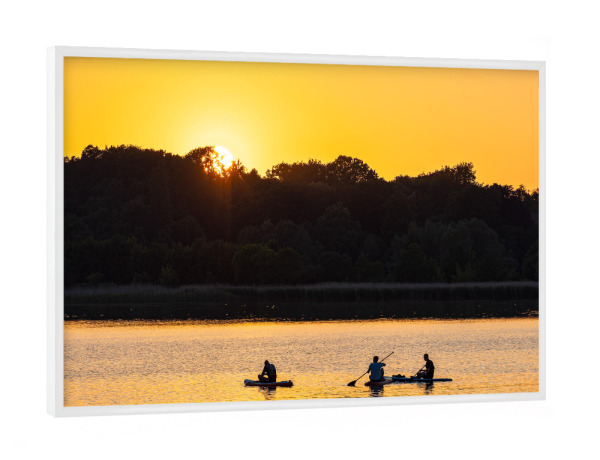 Poster mit weißem Rahmen "Surfpaddler auf der Warnow" artboxONE - Natur,Reise