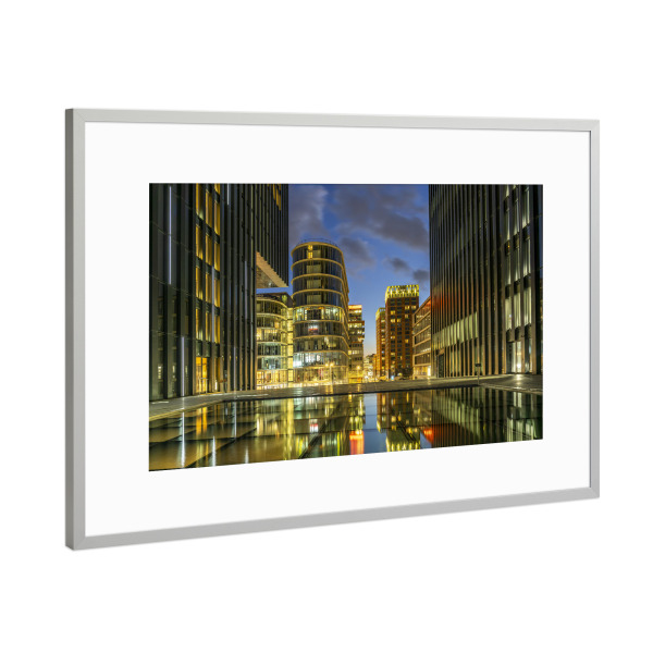 Poster mit Rahmen Silber "Medienhafen Skyline Düsseldorf" artboxONE - Architektur,Städte / Düsseldorf