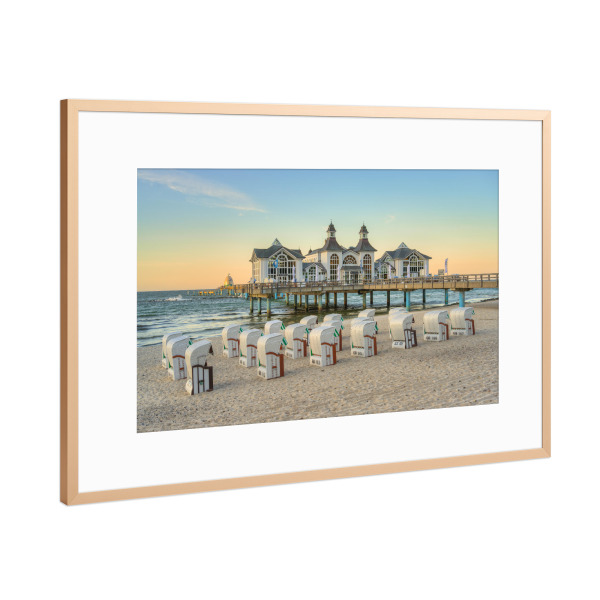 Poster mit Rahmen Kupfer "Seebrücke Sellin am Morgen" artboxONE - Reise,Architektur,Reise / Strand und Meer