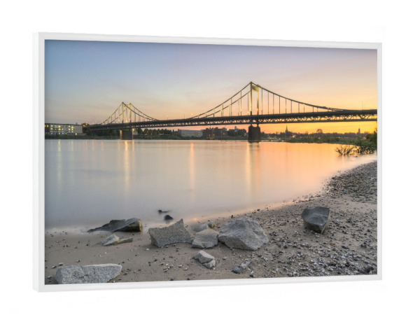 Poster mit weißem Rahmen "Krefeld-Uerdinger Rheinbrücke" artboxONE - Reise,Architektur,Reise / Länder