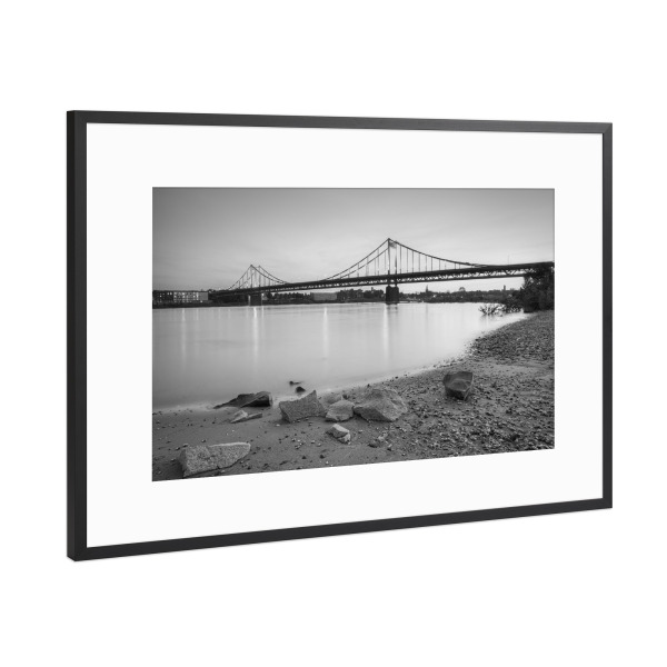 Poster mit Rahmen Schwarz (Metallic) "Rheinbrücke Krefeld-Uerdingen sw" artboxONE - Reise,Schwarzweiß,Reise / Länder