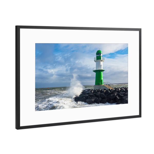 Poster mit Rahmen Schwarz (Metallic) "Wellen, Meer, Mole, Wolken" artboxONE - Natur,Reise,Architektur,Reise / Strand und Meer