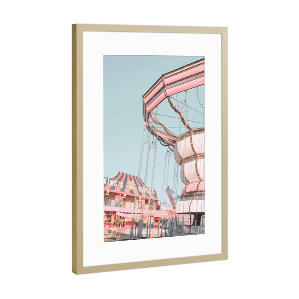 Poster mit Rahmen Gold "Vintage-Karussell" artboxONE - Reise,Architektur - Karussell,Vergnügungspark,Lunapark,Zirkus,Retro,Vintage,Rosa