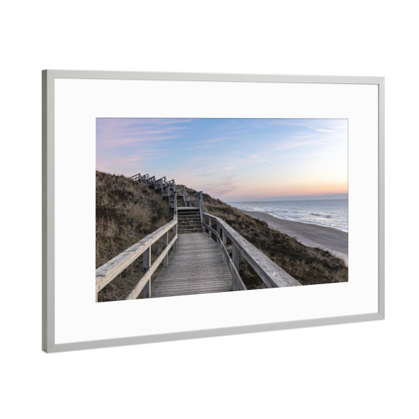 Poster mit Rahmen Silber "Sylt Sonnenuntergang" artboxONE - Natur - Sylt,Reise,Landschaft,Natur,Meer,Strand,Holz,Rustikal,Sonnenuntergang