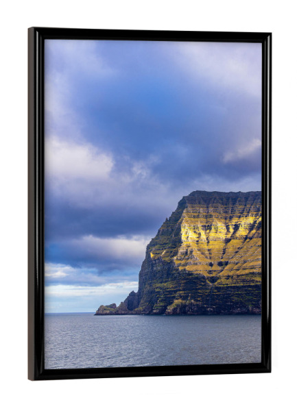 Poster mit schwarzem Rahmen "Klippen auf der Insel Kalsoy" artboxONE - Natur,Reise,Reise / Strand und Meer,Reise / Länder