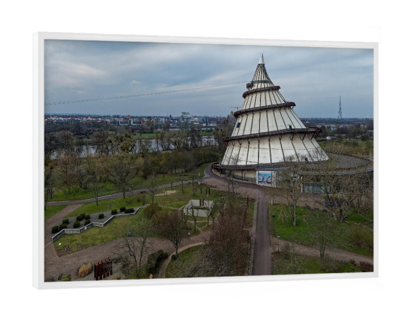 Poster mit weißem Rahmen "Magdeburg - Jahrtausendturm" artboxONE - Städte,Natur,Reise,Architektur,Reise / Länder