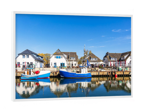 Poster mit weißem Rahmen "Fischerboote in Vitte" artboxONE - Reise,Architektur,Reise / Strand und Meer