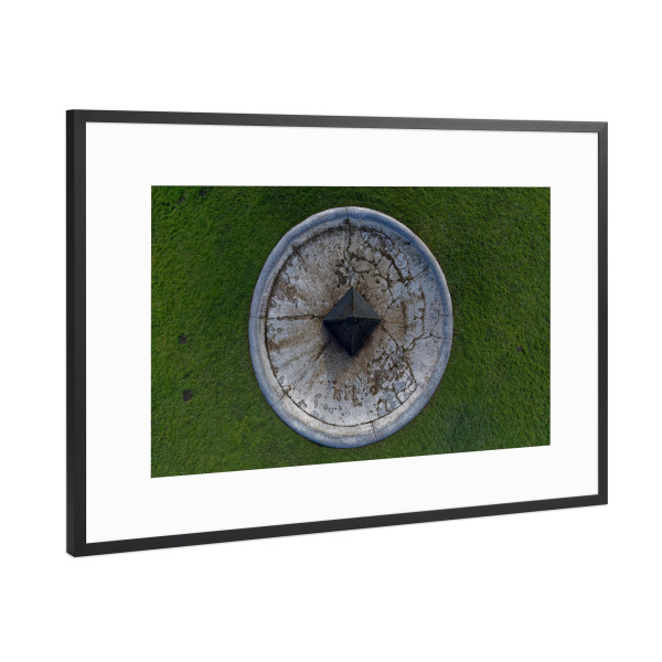 Poster mit Rahmen Schwarz (Metallic) "Schlossbrunnen vom Residenzschloss" artboxONE - Architektur