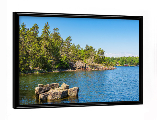 Poster mit schwarzem Rahmen "Ostseeküste auf der Insel Uvö" artboxONE - Natur,Reise,Reise / Strand und Meer,Reise / Länder