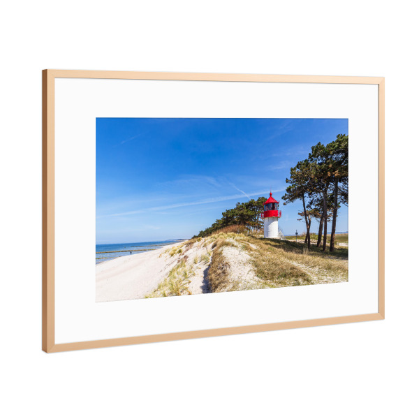 Poster mit Rahmen Kupfer "Strand und der Leuchtturm Gellen" artboxONE - Natur,Reise,Architektur,Reise / Strand und Meer