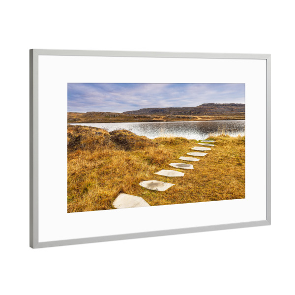 Poster mit Rahmen Silber "See im Osten von Island" artboxONE - Natur,Reise,Reise / Länder