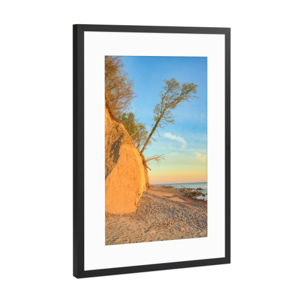 Poster mit Rahmen Schwarz (Metallic) "Steilküste bei Warnemünde" artboxONE - Natur,Reise,Reise / Strand und Meer