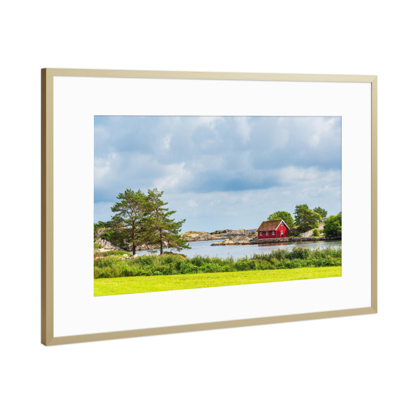 Poster mit Rahmen Gold "Landschaft mit Haus" artboxONE - Natur,Reise,Architektur,Reise / Strand und Meer,Reise / Länder