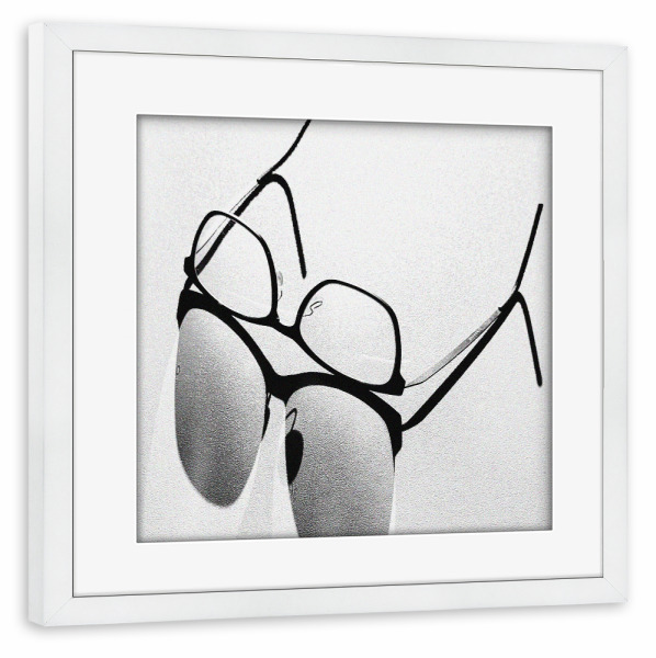 Poster mit Rahmen weiß "Die Brille" artboxONE - Abstrakt - Brille,Licht-schatten