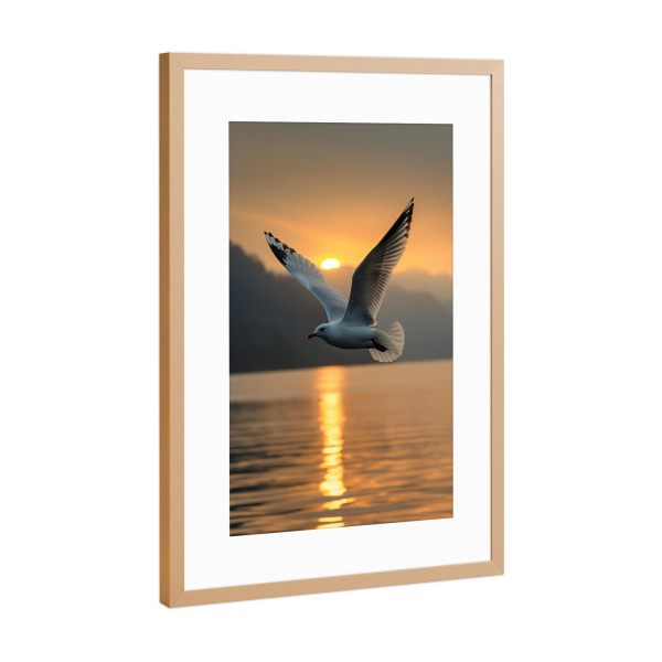 Poster mit Rahmen Kupfer "Möve im Abendlicht" artboxONE - Natur,Reise,Tiere - Möve,Vogel,Abend,Abendlicht,Natur,Reise,Fliegen,Sonnenuntergang,Berge,Ki