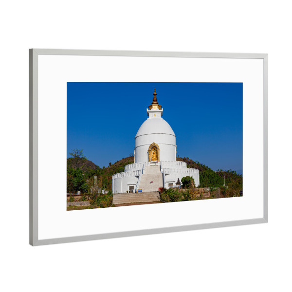 Poster mit Rahmen Silber "Die Welt Friedens Pagode" artboxONE - Architektur,Reise / Asien