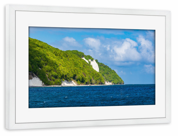 Poster mit Rahmen weiß "Ostsee mit Kreidefelsen" artboxONE - Natur,Reise,Reise / Strand und Meer