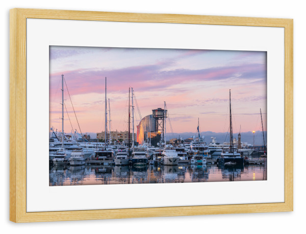 Poster mit Rahmen kiefer "Schiffe im Hafen Port Vell" artboxONE - Natur,Reise,Reise / Strand und Meer,Reise / Länder,Städte / Barcelona