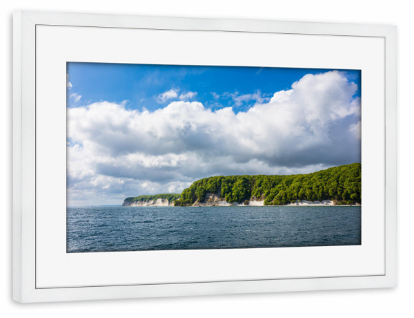 Poster mit Rahmen weiß "Kreidefelsen und Wolken" artboxONE - Natur,Reise,Reise / Strand und Meer