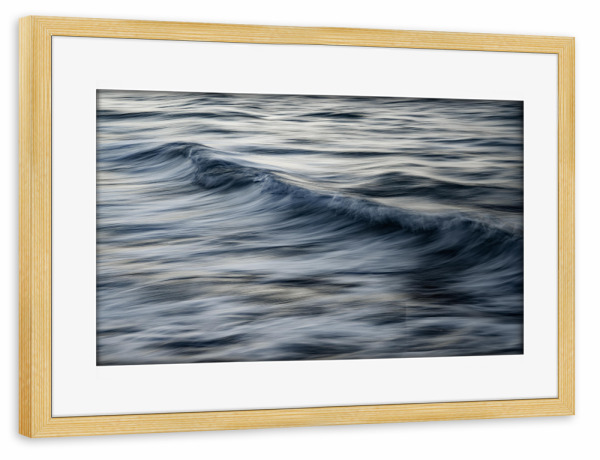 Poster mit Rahmen kiefer "The Uniqueness of the sea" artboxONE - Natur,Reise,Abstrakt,Reise / Strand und Meer,Reise / Länder