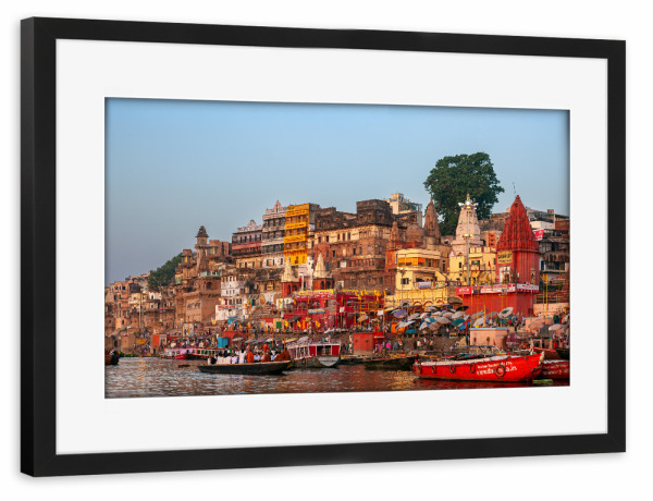 Poster mit Rahmen schwarz "Varanasis Ghats am Ganges" artboxONE - Architektur,Reise / Asien