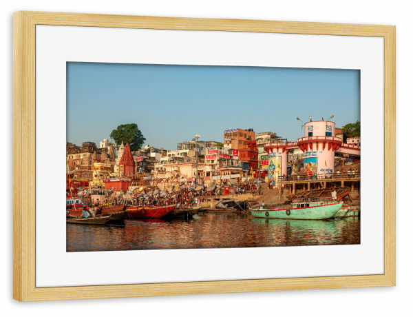 Poster mit Rahmen kiefer "Tempel Ghats von Varanasi" artboxONE - Architektur,Reise / Asien