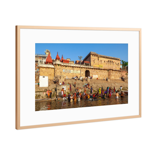 Poster mit Rahmen Kupfer "Das baden im Ganges" artboxONE - Architektur,Reise / Asien