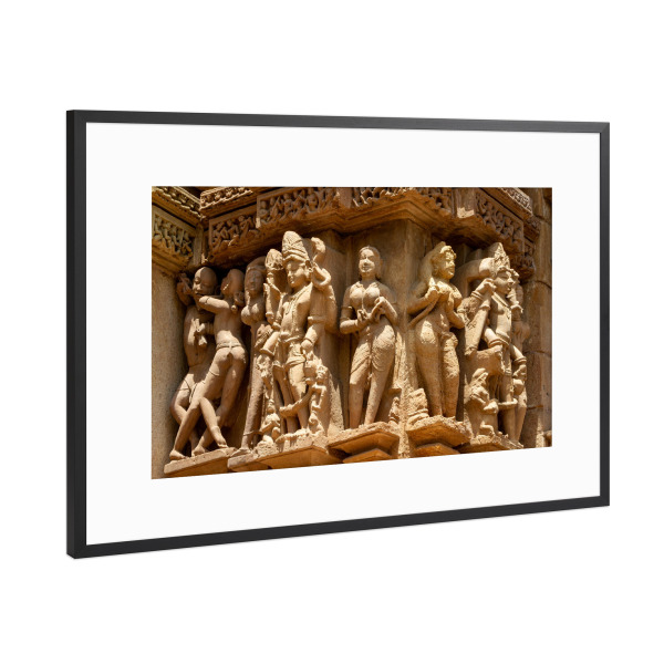 Poster mit Rahmen Schwarz (Metallic) "Tempel Reliefs von Khajuraho" artboxONE - Architektur,Reise / Asien
