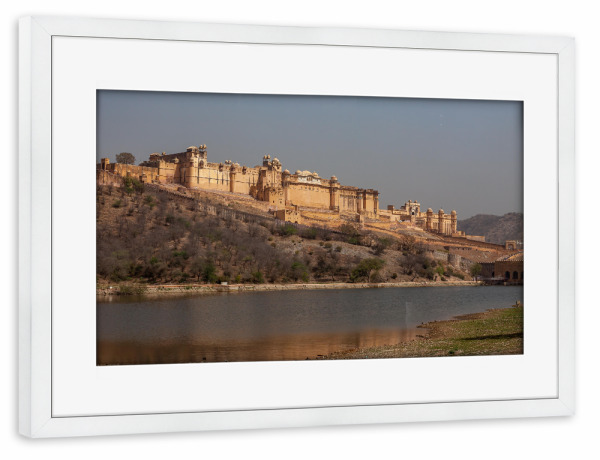 Poster mit Rahmen weiß "Das Fort Amber bei Jaipur" artboxONE - Architektur,Reise / Asien