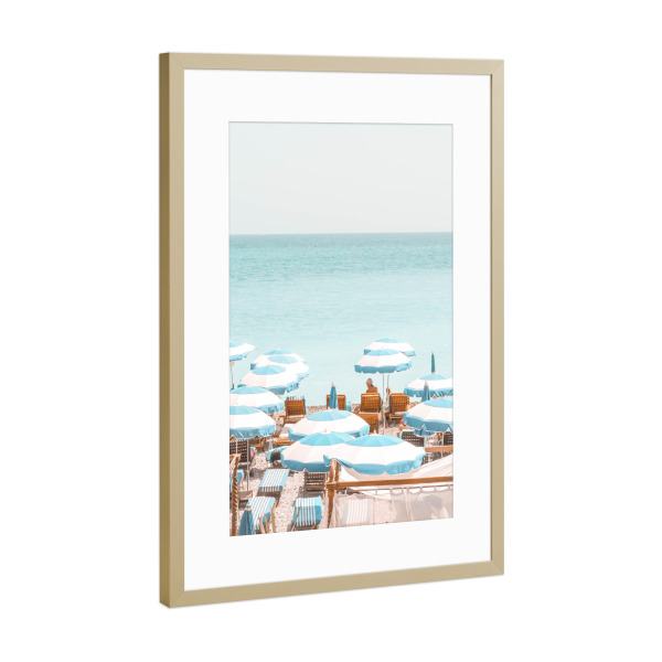 Poster mit Rahmen Gold "French Riviera Beach" artboxONE - Natur,Reise / Strand und Meer - Sommer,Strand,Blau,Sonnenschirme,Französische riviera