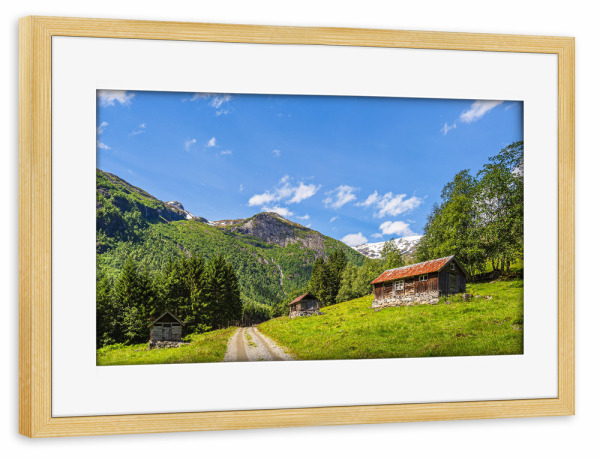 Poster mit Rahmen kiefer "Landschaft mit Holzhütten" artboxONE - Natur,Reise,Architektur,Reise / Länder