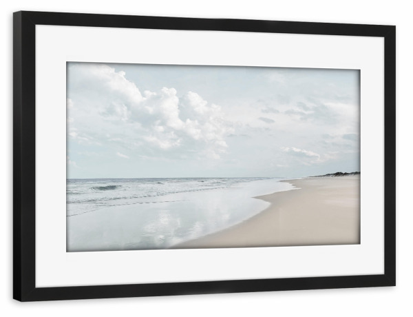 Poster mit Rahmen schwarz "Seaglass-Küste" artboxONE - Reise / Strand und Meer - Sand,Strand,Meer,Blau,Himmel