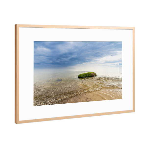 Poster mit Rahmen Kupfer "Findling am Strand auf Usedom" artboxONE - Natur,Reise,Reise / Strand und Meer