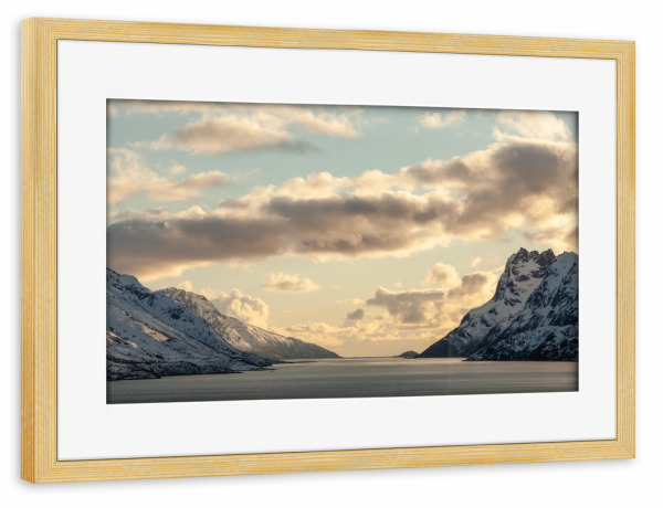Poster mit Rahmen kiefer "Fjord im Abendlicht" artboxONE - Natur,Reise,Reise / Länder