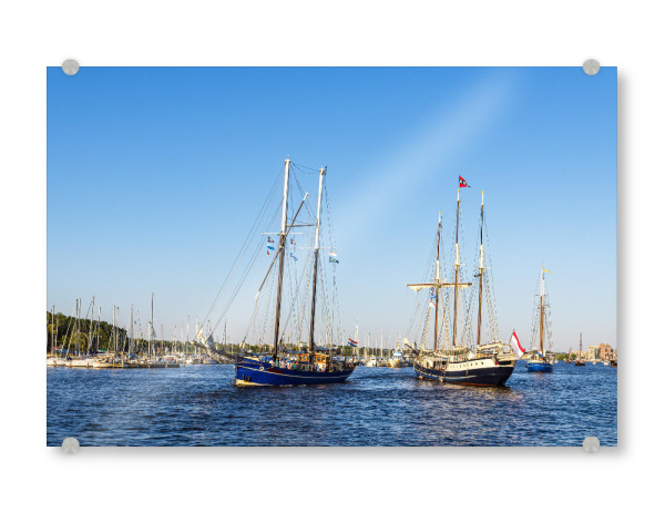 Acrylglasbild "Ablegen der Segelschiffe" artboxONE - Natur,Reise