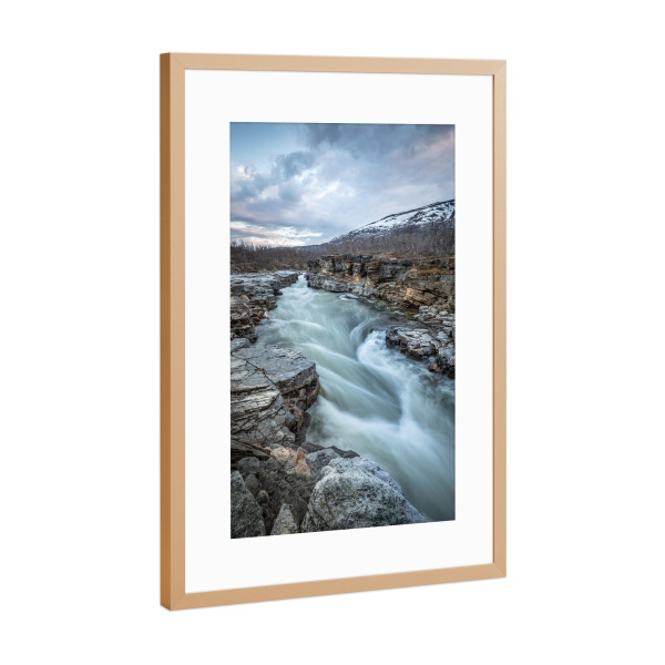 Poster mit Rahmen Kupfer "Abisko Canyon" artboxONE - Natur,Reise - Fluss,Schweden,Skandinavien,Langzeitbelichtung,Kungsleden,Landschaftsfoto