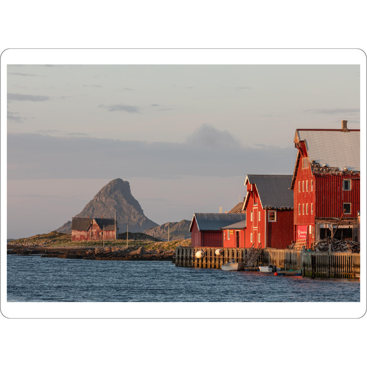 Tischset "Røst, Lofoten" artboxONE - Reise,Reise / Strand und Meer,Reise / Länder - Norwegen,Fischerdorf,Norwegische küste,Skandinavien,Meer,Rost
