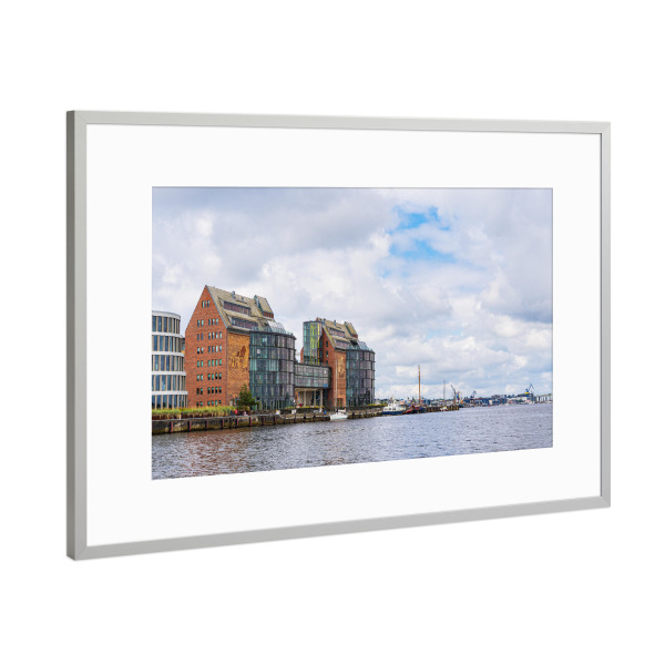 Poster mit Rahmen Silber "Warnow und Silohalbinsel" artboxONE - Städte,Natur,Reise,Architektur