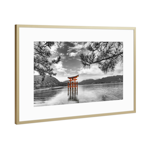 Poster mit Rahmen Gold "Zinnoberrotes Torii auf Miyajima" artboxONE - Natur,Architektur,Reise / Asien