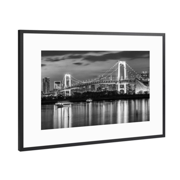 Poster mit Rahmen Schwarz (Metallic) "Rainbow Bridge mit Tokio Skyline" artboxONE - Schwarzweiß,Architektur,Reise / Asien,Städte / Tokio
