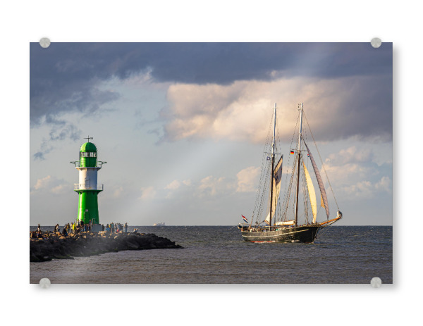 Acrylglasbild "Segelschiff, Molenturm und Wolken" artboxONE - Natur,Reise,Architektur,Reise / Strand und Meer