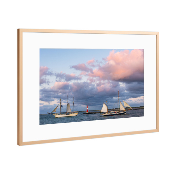 Poster mit Rahmen Kupfer "Mole und zwei Windjammer" artboxONE - Natur,Reise,Architektur,Reise / Strand und Meer